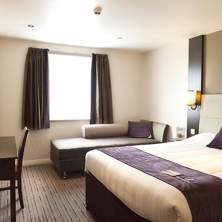 Premier Inn Falkirk - Larbert Exterior foto